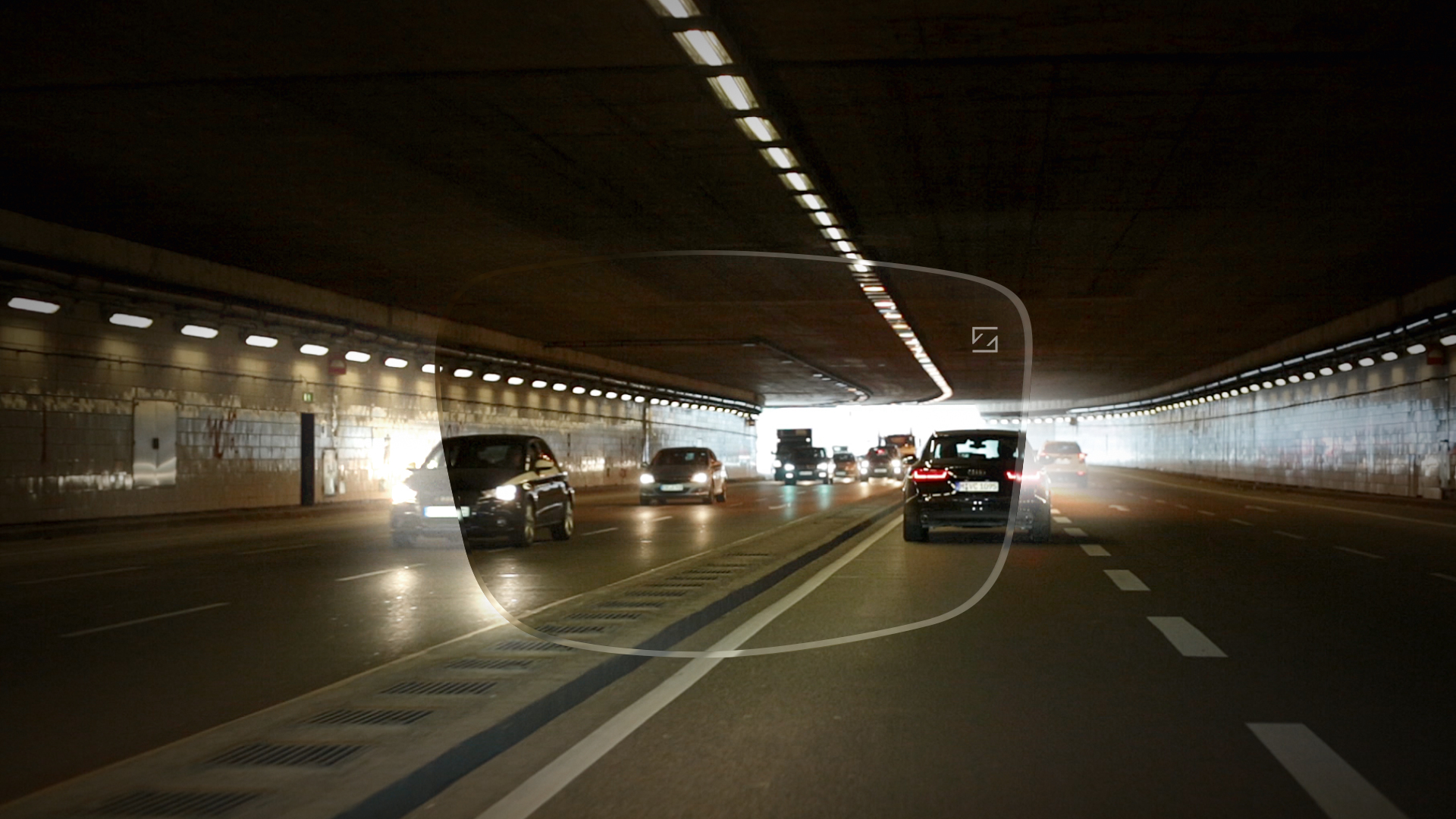 Réduction de l'irritation provoquée par la lumière telle que l'éblouissement et la réverbération