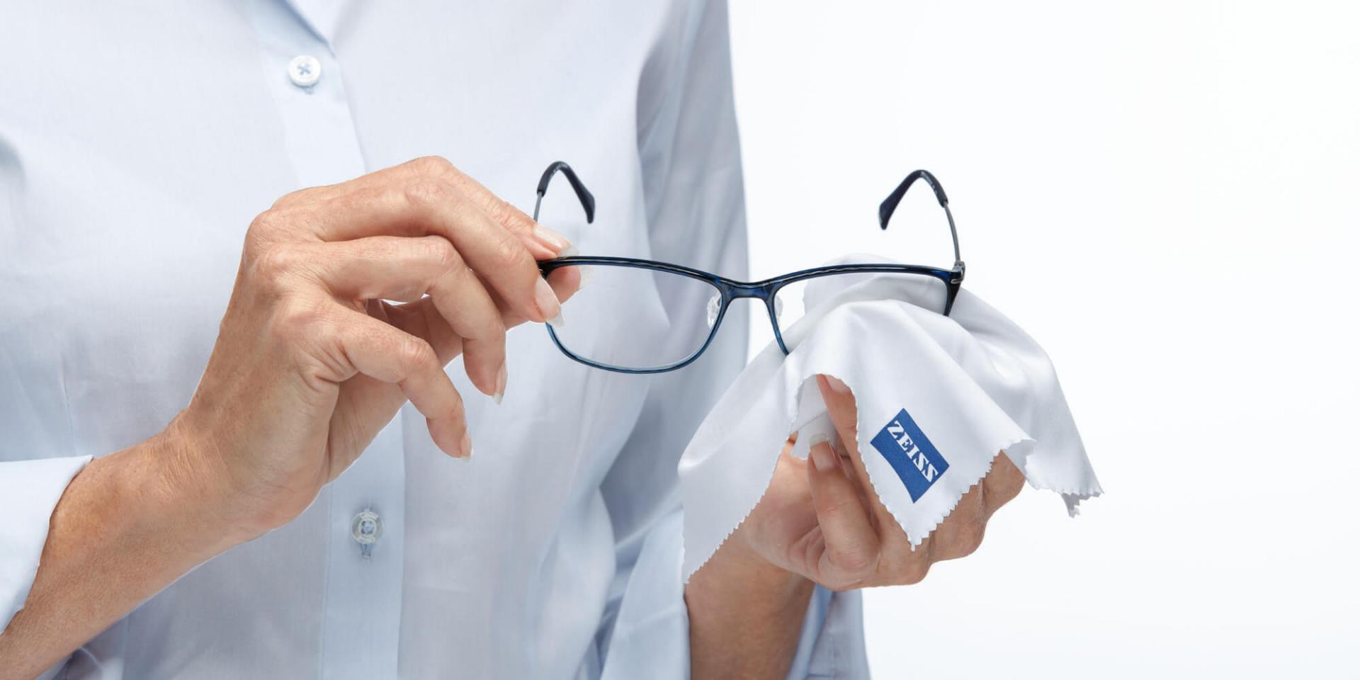 Comment dois je entretenir mes verres de lunettes