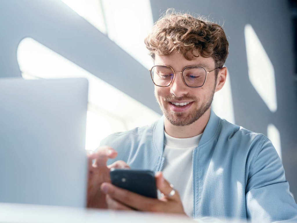 Self tinting lenses for more comfortable vision flexibility and protection