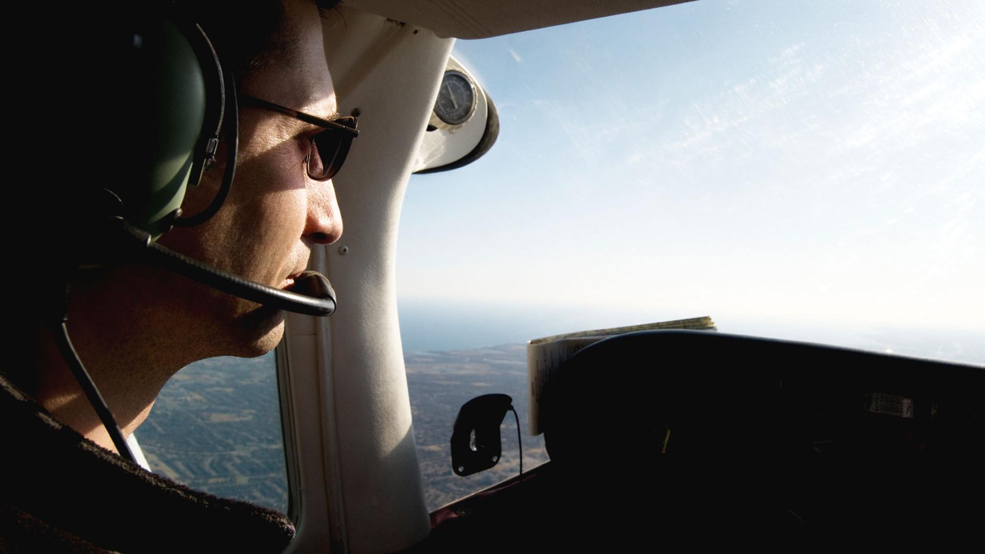 Glasses for Pilots – Perfect Vision Even Above the Clouds