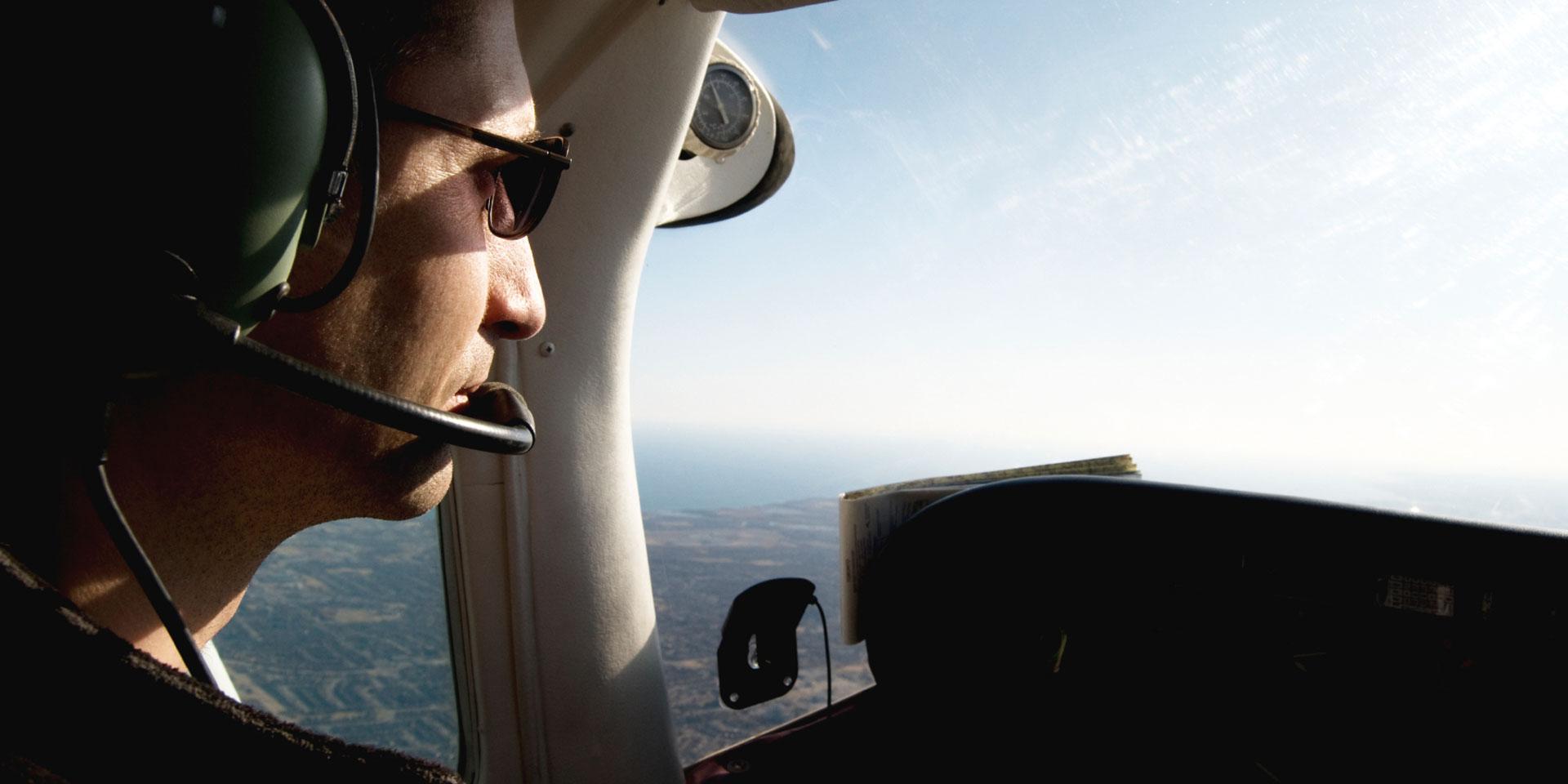 Glasses for Pilots – Perfect Vision Even Above the Clouds