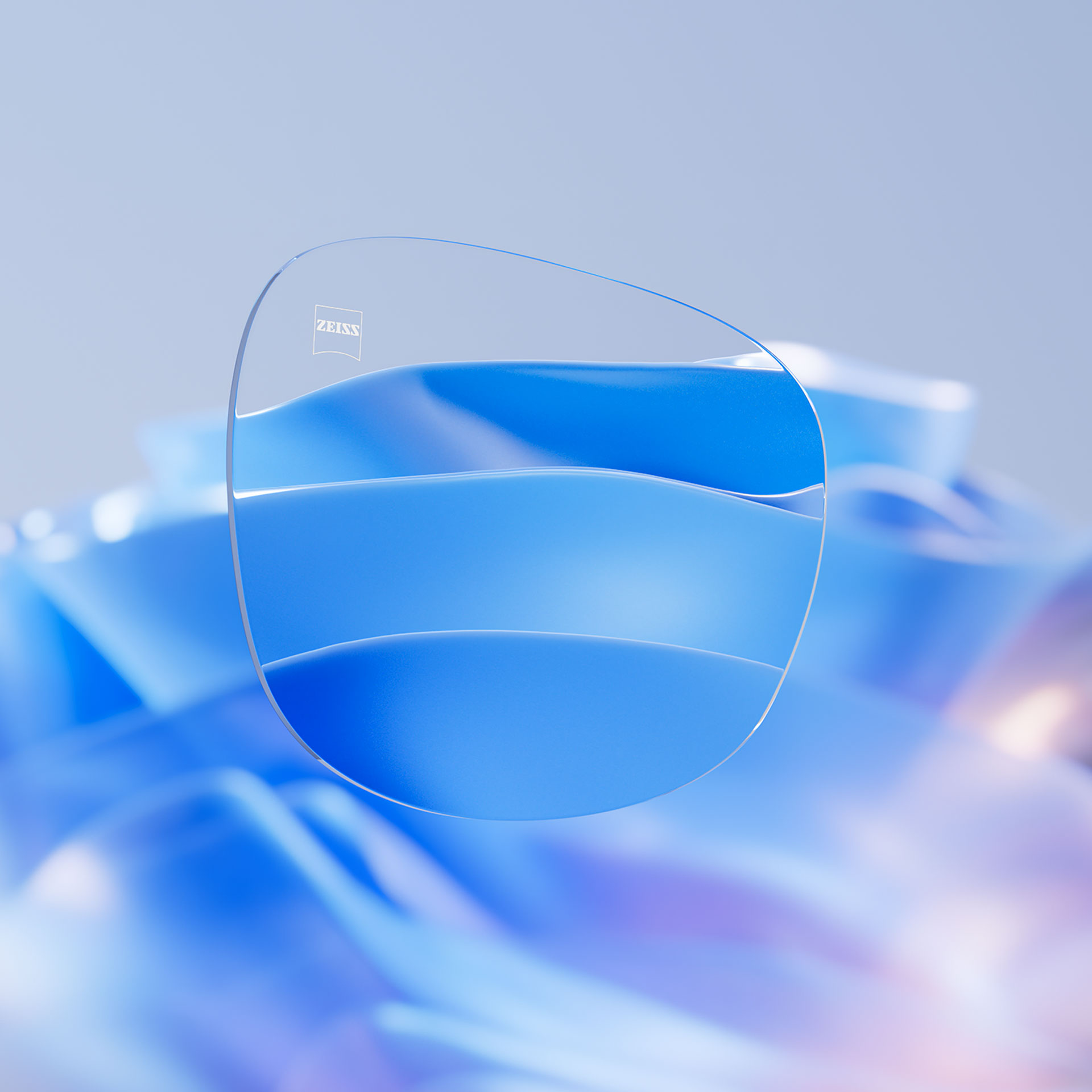 Une personne portant des lunettes conventionnelles dans une rue bondée avec des effets multi-exposition. 